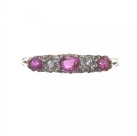 18 CT GOLD RUBY & DIAMOND RING at Ross's Online Art Auctions