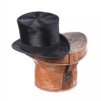 LEATHER TOP HAT BOX & TOP HAT at Ross's Online Art Auctions