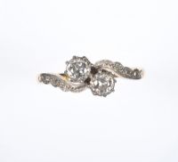 18 CARAT GOLD & PLATINUM DIAMOND TWIST RING at Ross's Online Art Auctions