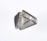 PLATINUM & DIAMOND CLUSTER RING at Ross's Online Art Auctions