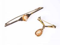 TWO 9CT GOLD CAMEOS BAR BROOCHES at Ross's Online Art Auctions