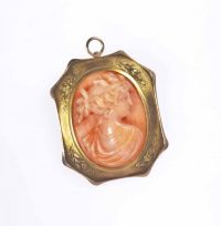 14CT GOLD & CORAL CAMEO BROOCH at Ross's Online Art Auctions
