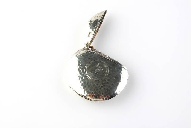 HAMMERED SILVER CIRCULAR VESTA CASE WITH ENGRAVED CENTRE PANEL - THE ROYAL ULSTER YACHT PENNANT at Ross's Online Art Auctions