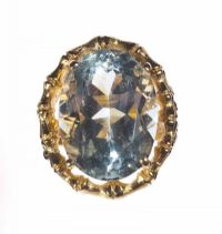 YELLOW METAL & AQUAMARINE RING at Ross's Online Art Auctions