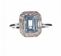 ART DECO STYLE 18CT WHITE GOLD, AQUAMARINE & DIAMOND CLUSTER RING at Ross's Online Art Auctions