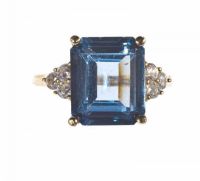 14CT GOLD & BLUE STONE RING at Ross's Online Art Auctions