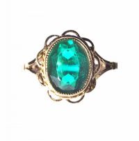 9CT GOLD & GREEN STONE RING at Ross's Online Art Auctions