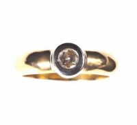9CT GOLD & DIAMOND SOLITAIRE RING at Ross's Online Art Auctions