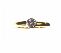 18CT GOLD & DIAMOND SOLITAIRE RING at Ross's Online Art Auctions