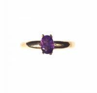 9CT GOLD & AMETHYST RING at Ross's Online Art Auctions