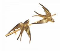 GOLD BIRD BAR BROOCH at Ross's Online Art Auctions