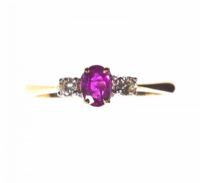 9CT GOLD, RUBY & DIAMOND RING at Ross's Online Art Auctions