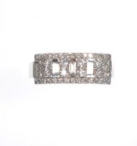 18 CT WHITE GOLD DIAMOND CLUSTER RING at Ross's Online Art Auctions