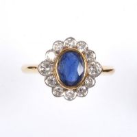 18 CT GOLD SAPPHIRE & DIAMOND CLUSTER RING at Ross's Online Art Auctions
