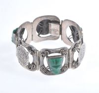 ENGRAVED SOUTH AMERICAN SILVER & AGATE PANEL BRACELET at Ross's Online Art Auctions