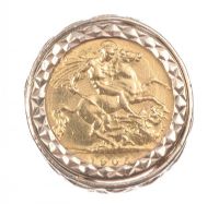 9 CT GOLD SOVEREIGN RING (1905) at Ross's Online Art Auctions