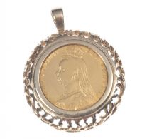 9 CT GOLD MOUNTED HALF SOVEREIGN PENDANT at Ross's Online Art Auctions
