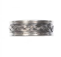 SILVER RING WITH PLAIT MOTIF at Ross's Online Art Auctions