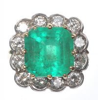 GOLD EMERALD & DIAMOND CLUSTER RING at Ross's Online Art Auctions
