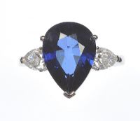 18 CT WHITE GOLD PEAR SHAPED SAPPHIRE & DIAMOND RING at Ross's Online Art Auctions