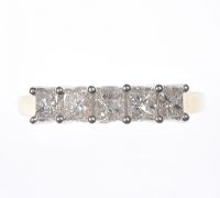 9 CT WHITE GOLD DIAMOND RING at Ross's Online Art Auctions