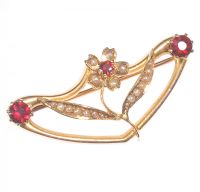 15 CT GOLD GARNET & SEED PEARL BROOCH at Ross's Online Art Auctions