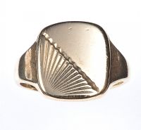 GENT'S 9 CT GOLD ENGRAVED SIGNET RING at Ross's Online Art Auctions