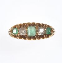 18 CT GOLD EMERALD & DIAMOND RING at Ross's Online Art Auctions