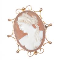 9 CT GOLD MOUNTED CAMEO BROOCH at Ross's Online Art Auctions