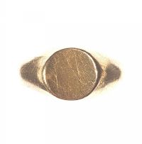 GOLD SIGNET RING at Ross's Online Art Auctions