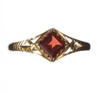 9 CT GOLD PIERCED AND ENGRAVED GARNET RING at Ross's Online Art Auctions