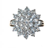 9 CT GOLD AND AQUAMARINE CLUSTER RING at Ross's Online Art Auctions