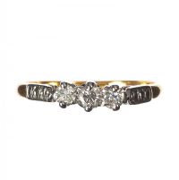 18 CT GOLD AND PLATINUM DIAMOND RING at Ross's Online Art Auctions