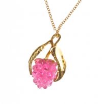 TIFFANY 18CT GOLD CARVED TOURMALINE RASPBERRY PENDANT AND CHAIN at Ross's Online Art Auctions