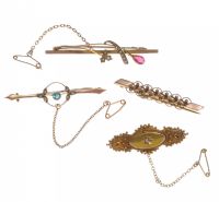 ASSORTED GOLD BAR BROOCHES at Ross's Online Art Auctions