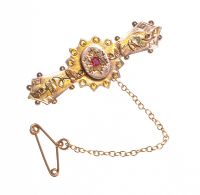 9CT GOLD, RUBY AND DIAMOND BAR BROOCH at Ross's Online Art Auctions