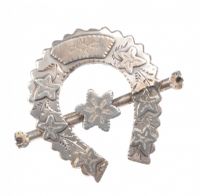 STERLING SILVER HORSESHOE BROOCH at Ross's Online Art Auctions