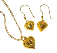 18CT GOLD EARRINGS AND PENDANT AND CHAIN SUITE at Ross's Online Art Auctions