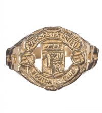9CT GOLD MANCHESTER UNITED SIGNET RING at Ross's Online Art Auctions