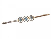 15CT GOLD AQUAMARINE AND SEED PEARL BAR BROOCH at Ross's Online Art Auctions