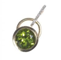 18CT GOLD GREEN TOURMALINE AND DIAMOND PENDANT at Ross's Online Art Auctions
