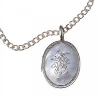 GEORGIAN ENGRAVED SILVER OVAL LOCKET ON A STERLING SILVER CURB LINK CHAIN at Ross's Online Art Auctions