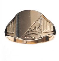 9CT GOLD GENT'S SIGNET RING at Ross's Online Art Auctions