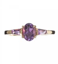 9CT GOLD AND AMETHYST THREE STONE RING at Ross's Online Art Auctions
