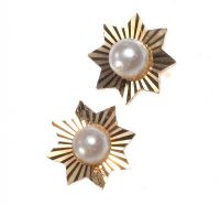 9CT GOLD AND SEED PEARL FLORAL STUD EARRINGS at Ross's Online Art Auctions