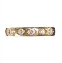 18CT GOLD RING SET WITH FIVE DIAMONDS at Ross's Online Art Auctions