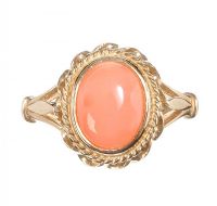 9CT GOLD RING WITH CORAL IN A BEZEL SETTING at Ross's Online Art Auctions