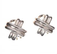 18CT WHITE GOLD KNOT EARRINGS at Ross's Online Art Auctions