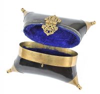 HORN BRASS BOUND PILLOW SHAPED JEWELLERY POUCH at Ross's Online Art Auctions