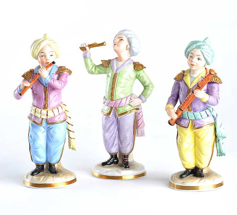 SET OF SIX CONTINENTAL PORCELAIN FIGURINES - MUSICAL BAND at Ross's Online Art Auctions